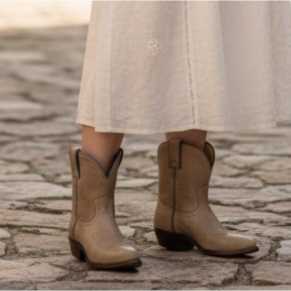 $379 Frye Billy Pull On Grey/Tan Real Leather Western Southern Cowboy Short Boot